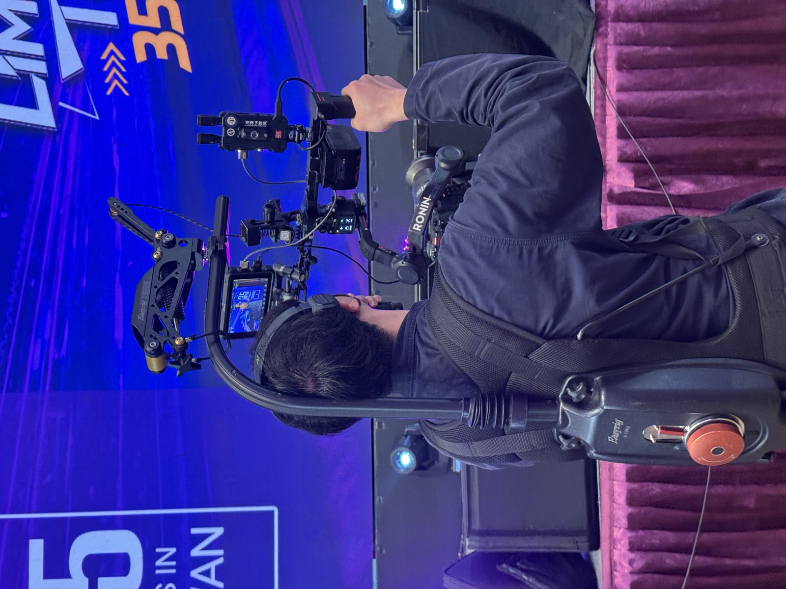 穩定器搭配背架的移動式機位