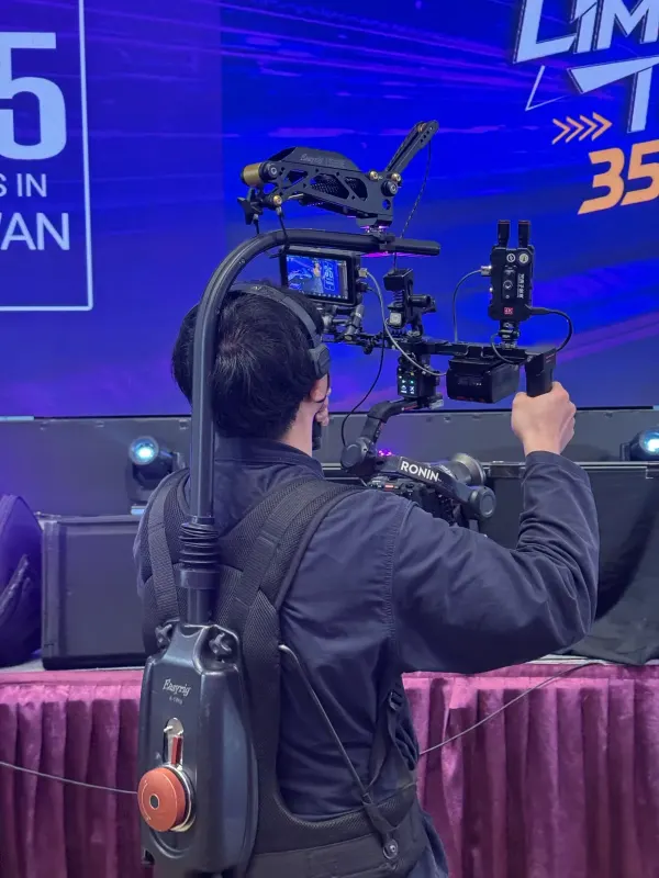 穩定器搭配背架的移動式機位